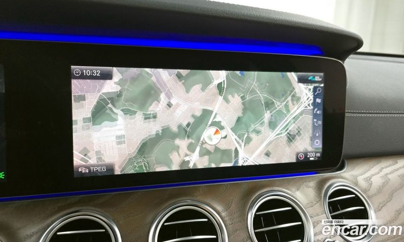 Mercedes Benz E-Class E300 4MATIC Exclusive