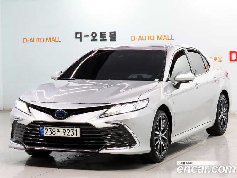 Toyota Camry 2.5 XLE Hybrid