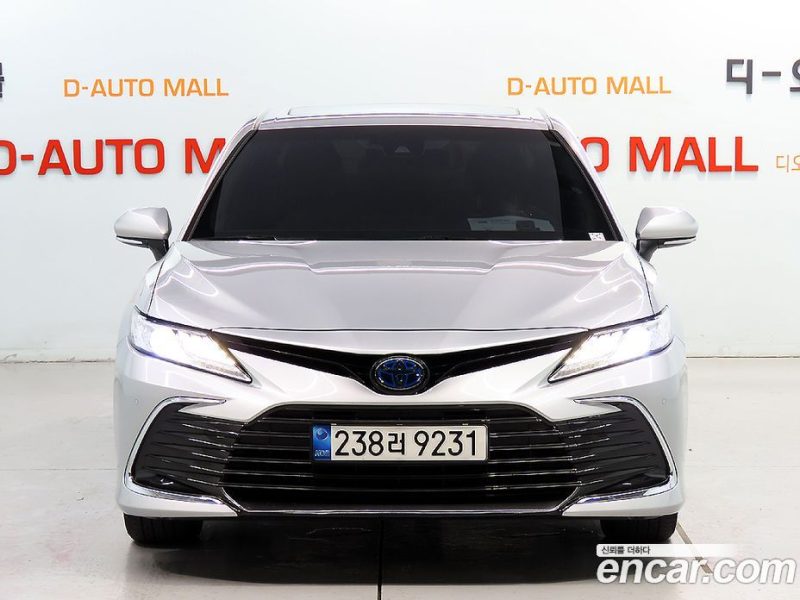 Toyota Camry 2.5 XLE Hybrid