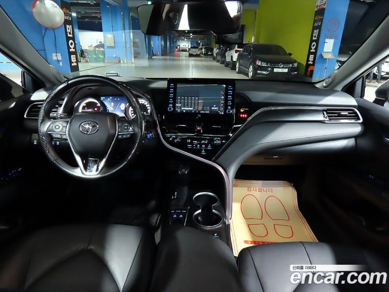 Toyota Camry 2.5 XLE Hybrid