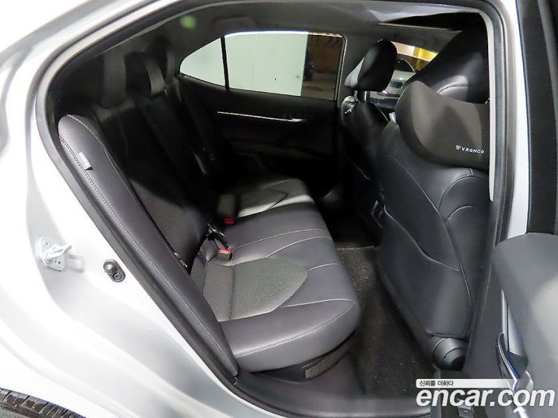 Toyota Camry 2.5 XLE Hybrid