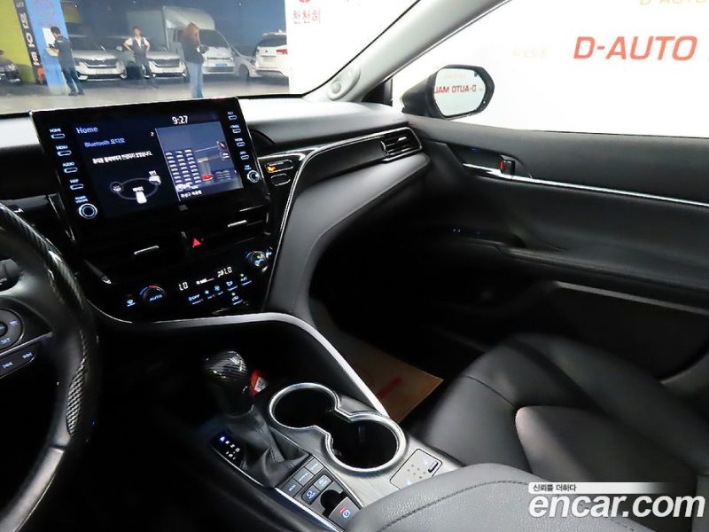 Toyota Camry 2.5 XLE Hybrid