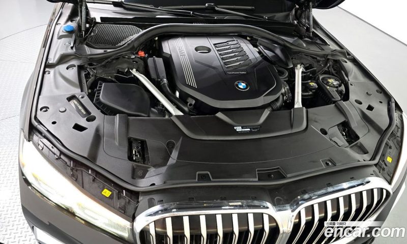 BMW 7-Series 740Li xDrive M Sport Package