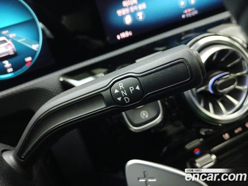 Mercedes Benz CLA-Class CLA250 4MATIC