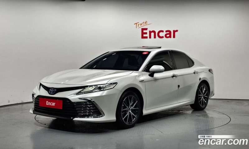 Toyota Camry 2.5 XLE Hybrid