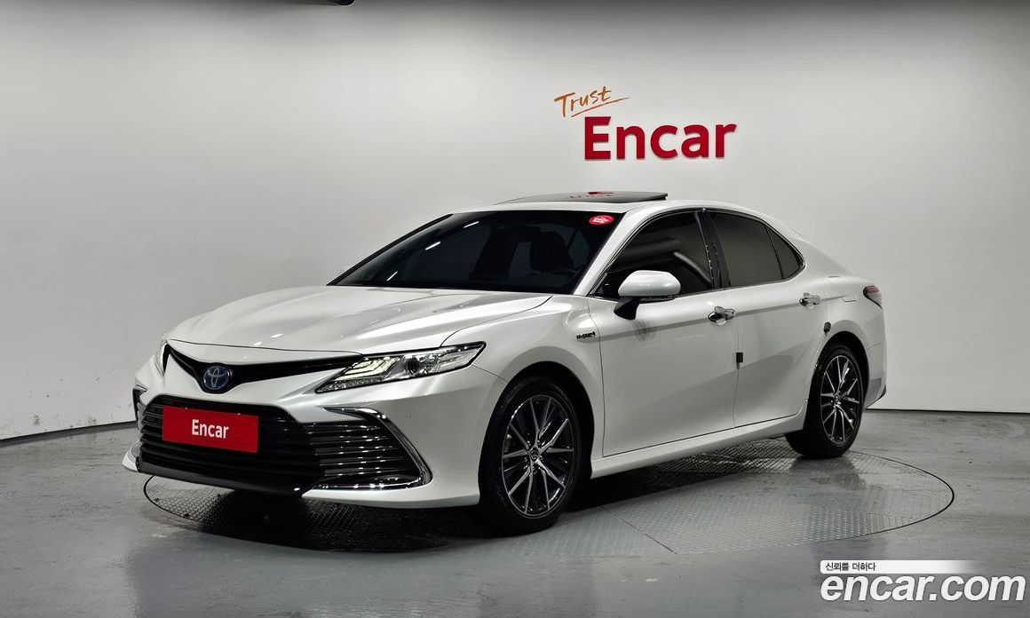 Toyota Camry 2.5 XLE Hybrid