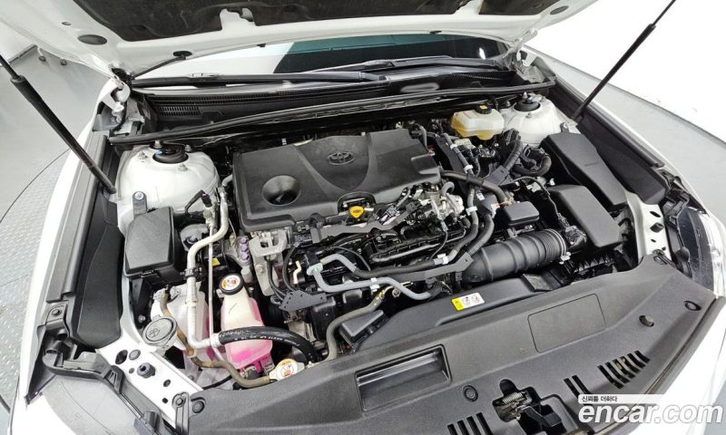 Toyota Camry 2.5 XLE Hybrid