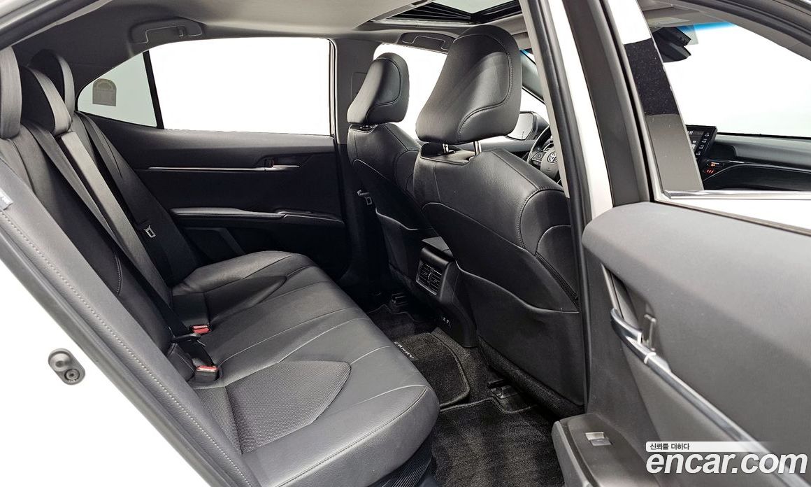 Toyota Camry 2.5 XLE Hybrid