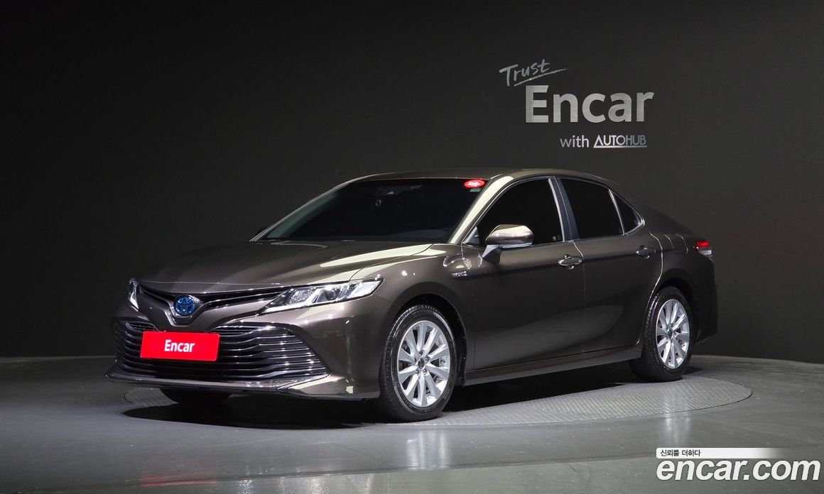 Toyota Camry 2.5 LE Hybrid