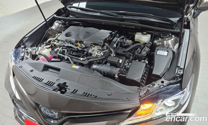 Toyota Camry 2.5 LE Hybrid