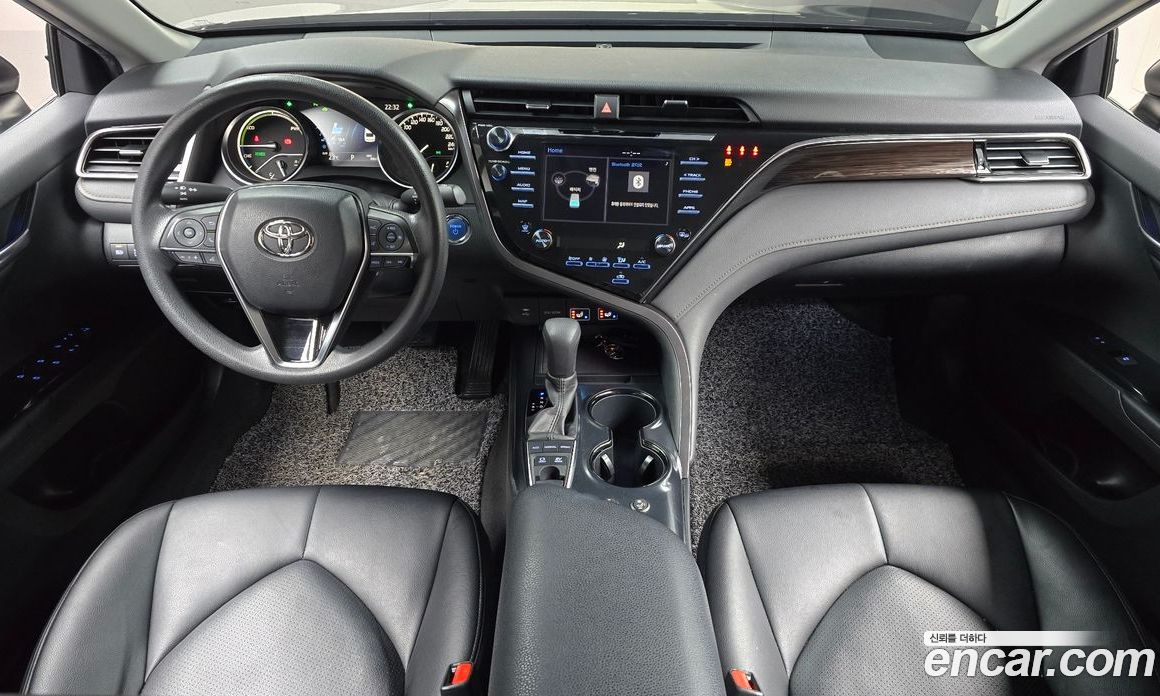 Toyota Camry 2.5 LE Hybrid