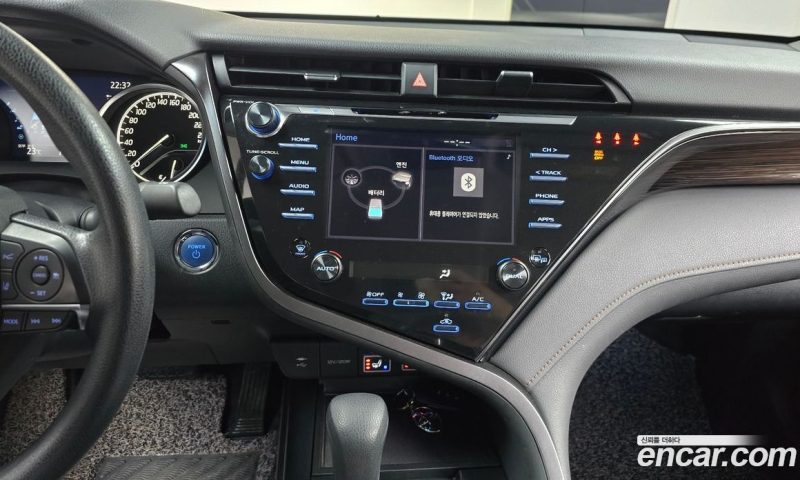 Toyota Camry 2.5 LE Hybrid