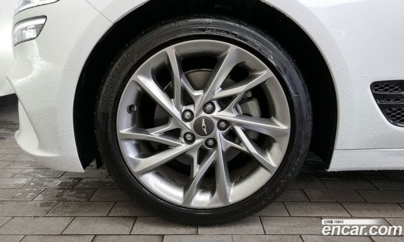 Genesis G70 Gasoline 2.0T 2WD