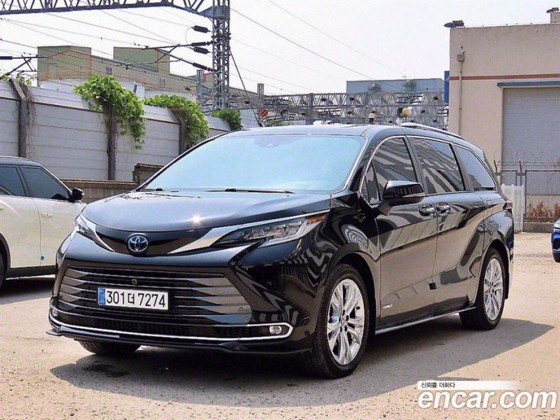Toyota Sienna 2.5 Hybrid 2WD