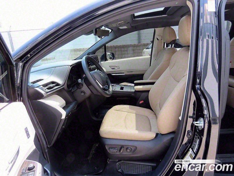 Toyota Sienna 2.5 Hybrid 2WD