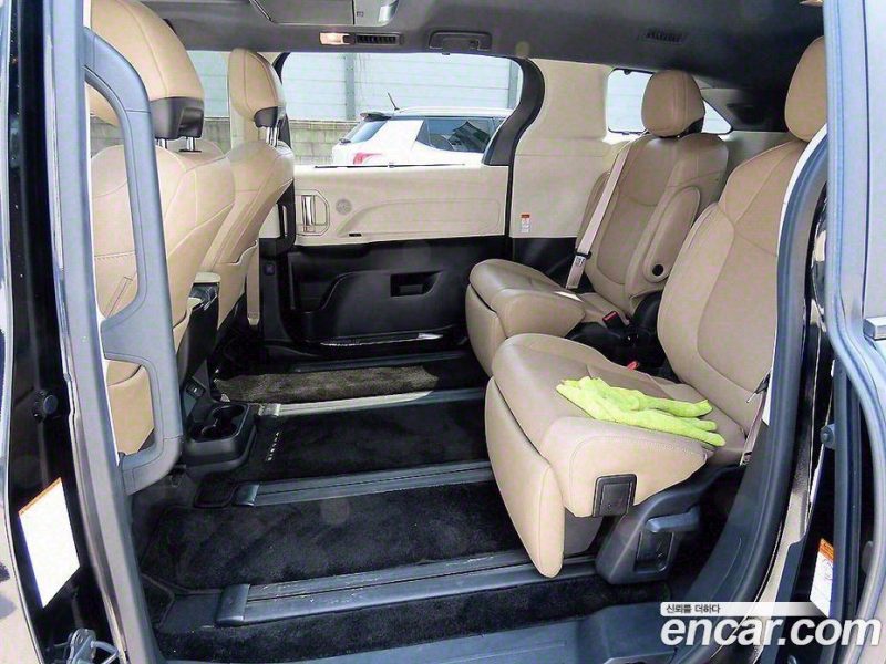 Toyota Sienna 2.5 Hybrid 2WD