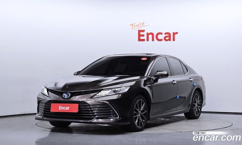 Toyota Camry 2.5 XLE Hybrid