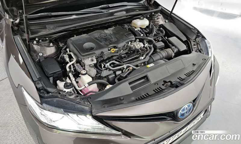 Toyota Camry 2.5 XLE Hybrid