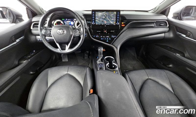 Toyota Camry 2.5 XLE Hybrid