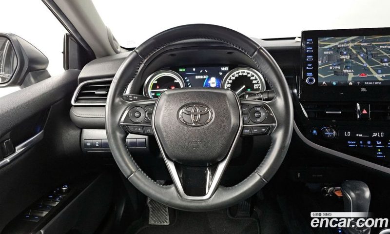 Toyota Camry 2.5 XLE Hybrid