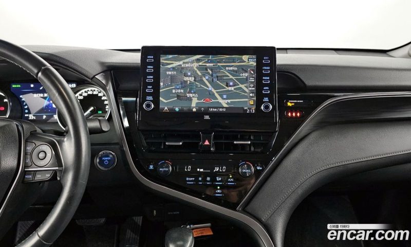Toyota Camry 2.5 XLE Hybrid