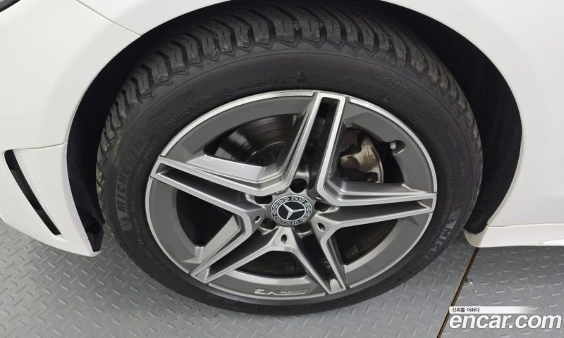 Mercedes Benz C-Class C200 AMG Line