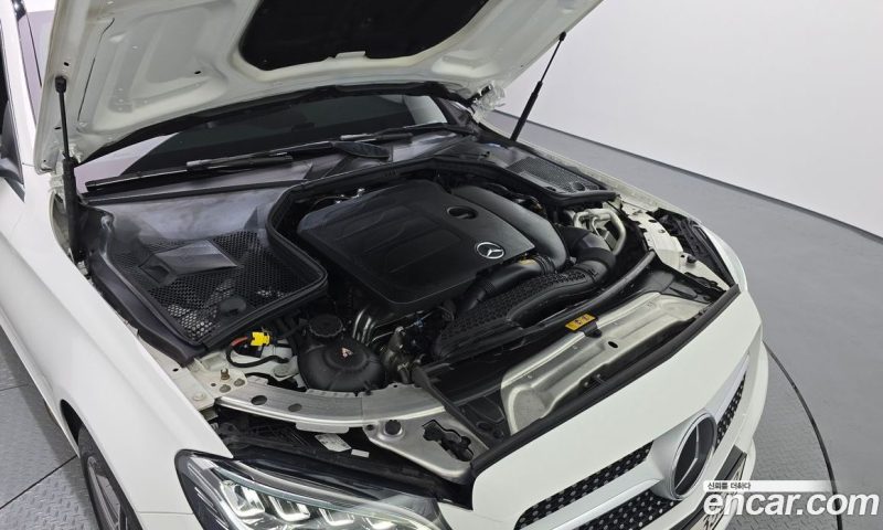 Mercedes Benz C-Class C200 AMG Line