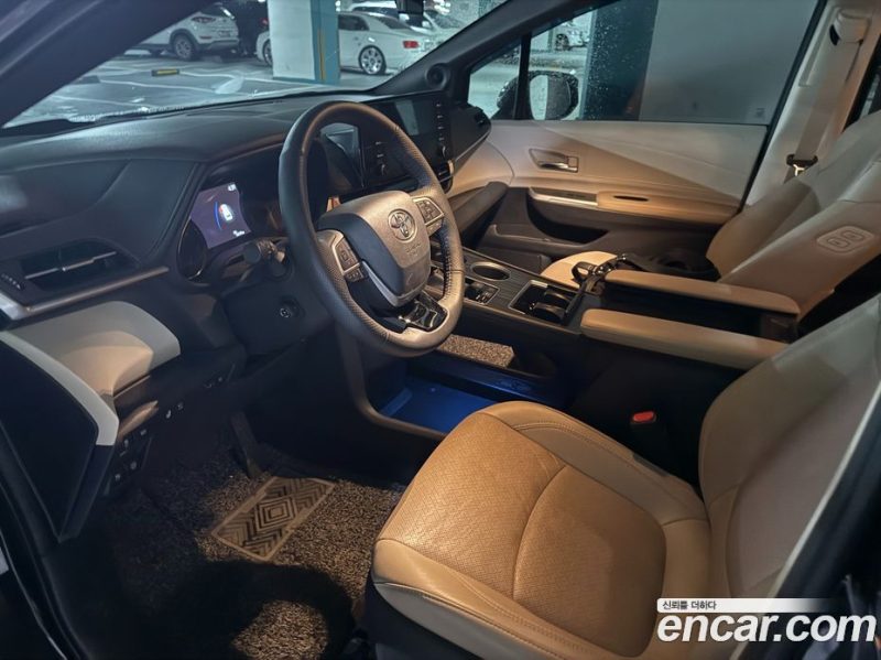 Toyota Sienna 2.5 Hybrid 2WD