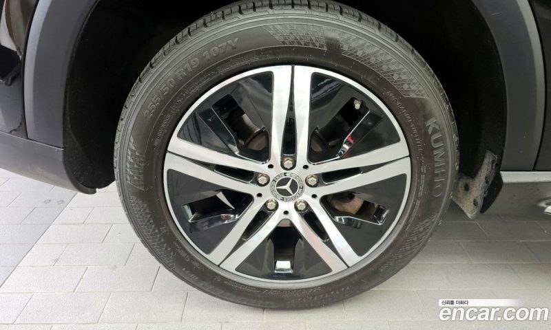 Mercedes Benz GLE-Class GLE300d 4MATIC