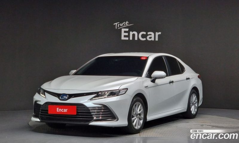 Toyota Camry 2.5 LE Hybrid