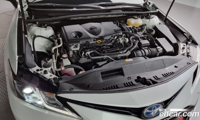 Toyota Camry 2.5 LE Hybrid