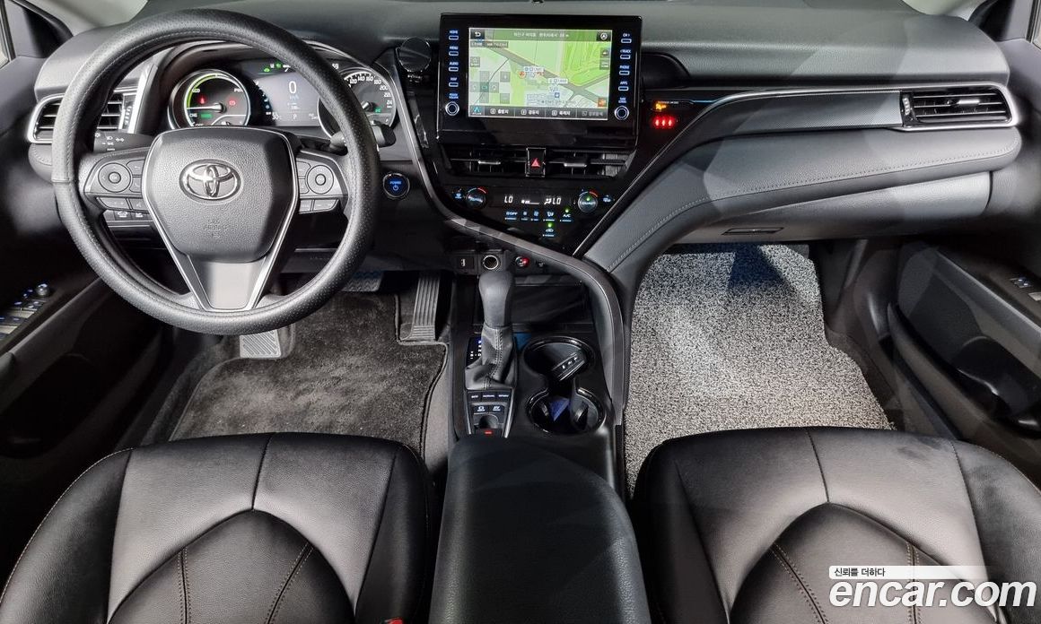 Toyota Camry 2.5 LE Hybrid