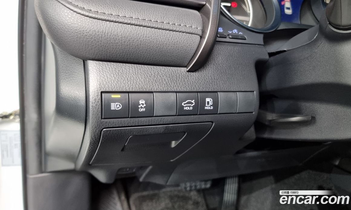 Toyota Camry 2.5 LE Hybrid