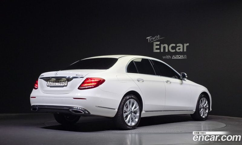 Mercedes Benz E-Class E220d 4MATIC Exclusive