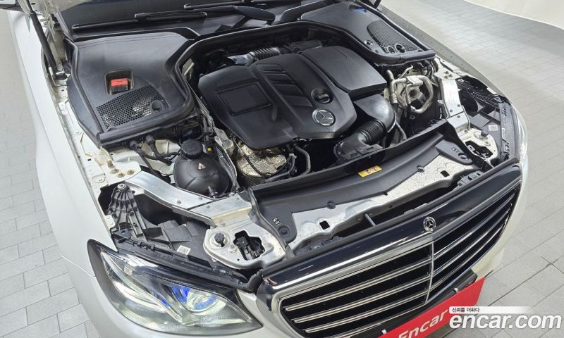 Mercedes Benz E-Class E220d 4MATIC Exclusive
