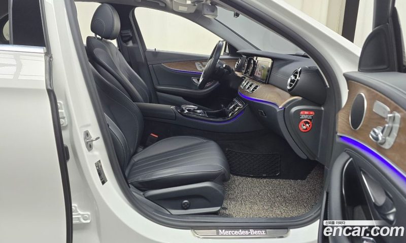 Mercedes Benz E-Class E220d 4MATIC Exclusive