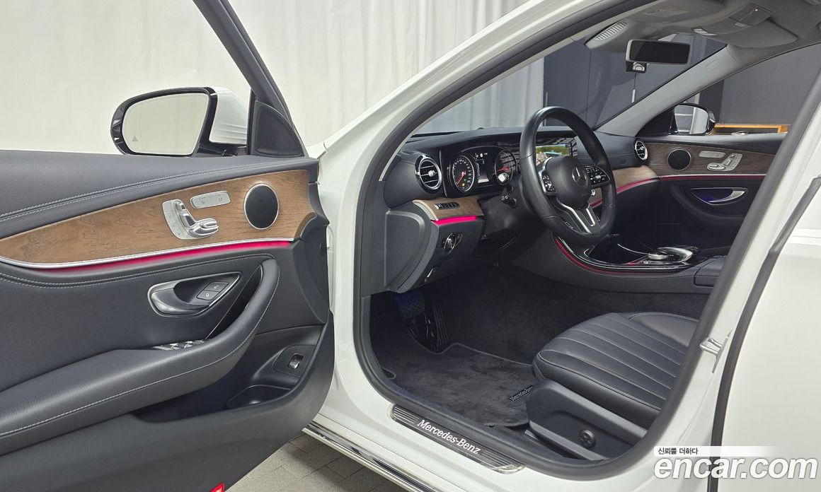 Mercedes Benz E-Class E220d 4MATIC Exclusive