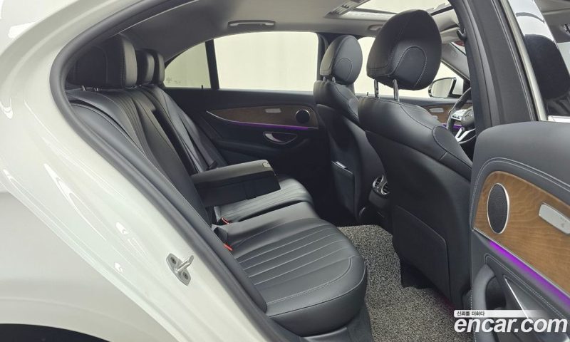 Mercedes Benz E-Class E220d 4MATIC Exclusive