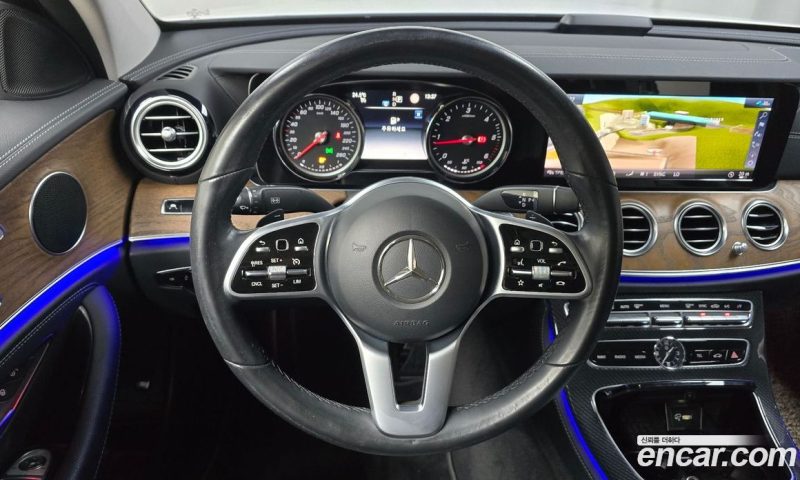 Mercedes Benz E-Class E220d 4MATIC Exclusive