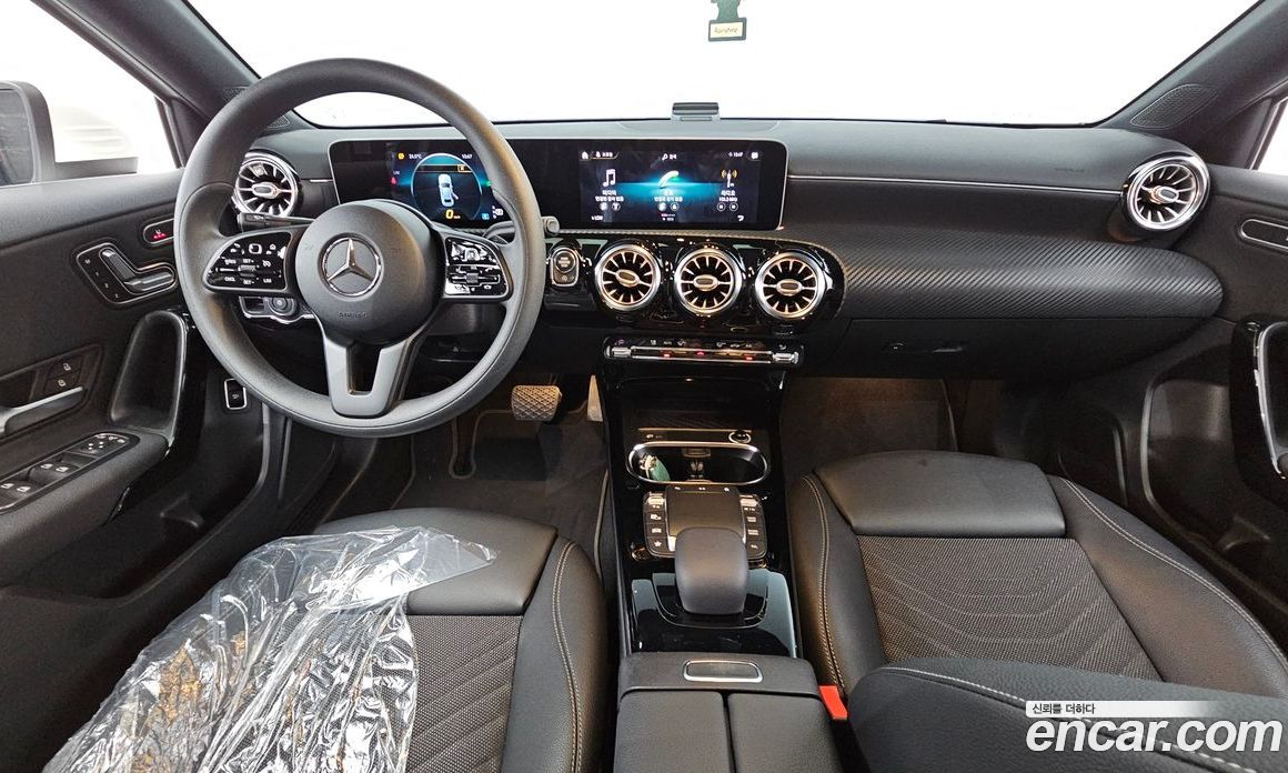 Mercedes Benz A-Class A250 4MATIC Sedan