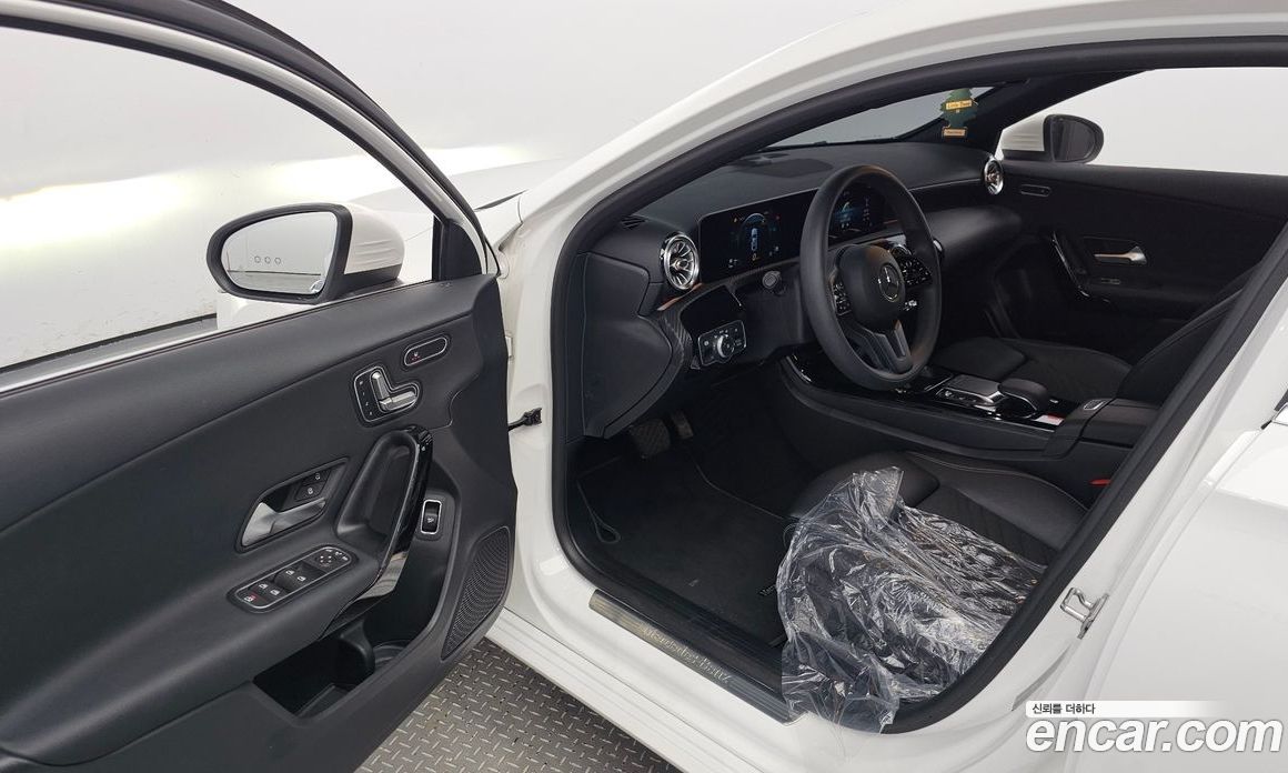 Mercedes Benz A-Class A250 4MATIC Sedan