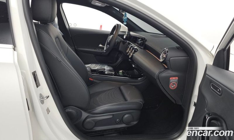 Mercedes Benz A-Class A250 4MATIC Sedan