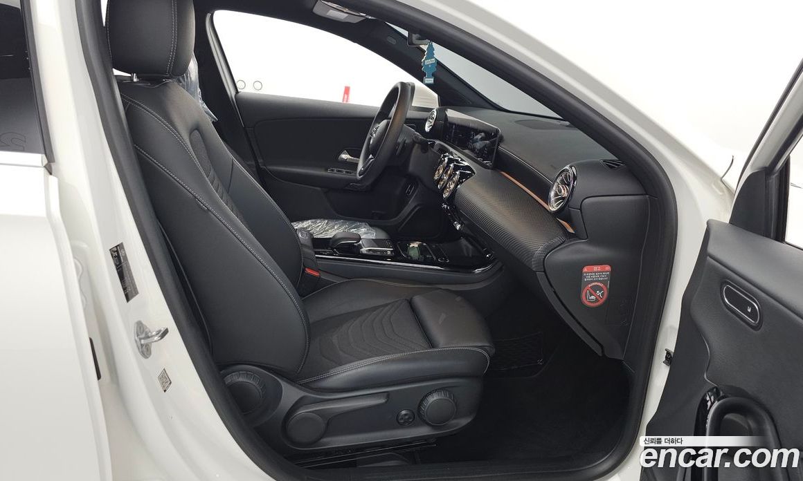 Mercedes Benz A-Class A250 4MATIC Sedan