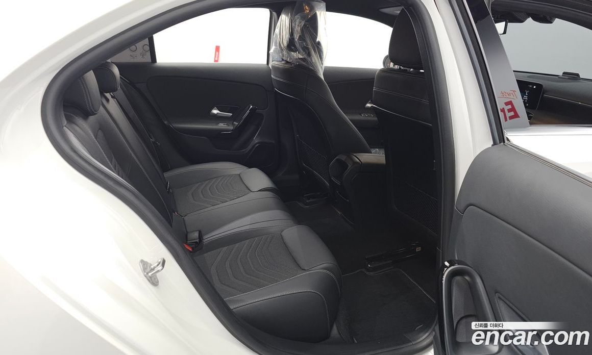 Mercedes Benz A-Class A250 4MATIC Sedan