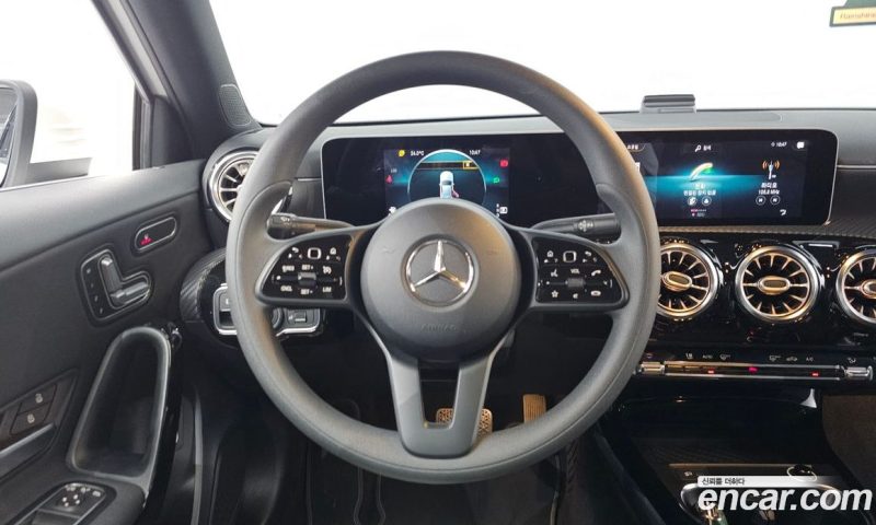 Mercedes Benz A-Class A250 4MATIC Sedan