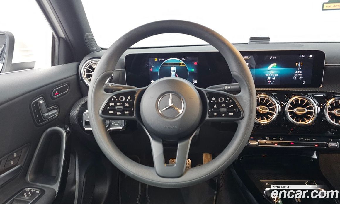 Mercedes Benz A-Class A250 4MATIC Sedan