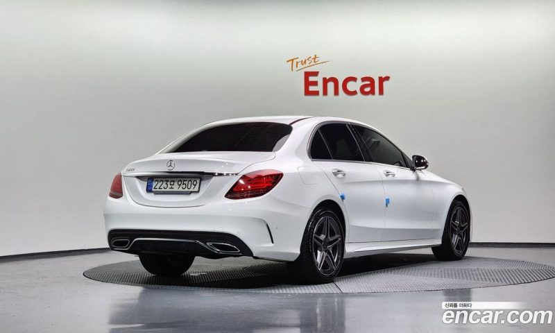 Mercedes Benz C-Class C200 AMG Line