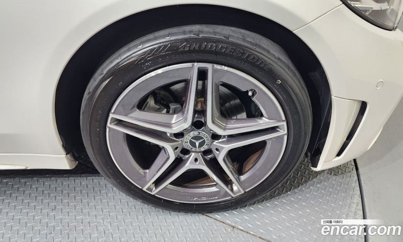 Mercedes Benz C-Class C200 AMG Line