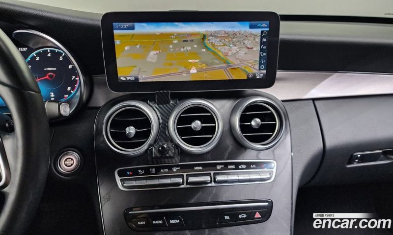 Mercedes Benz C-Class C200 AMG Line