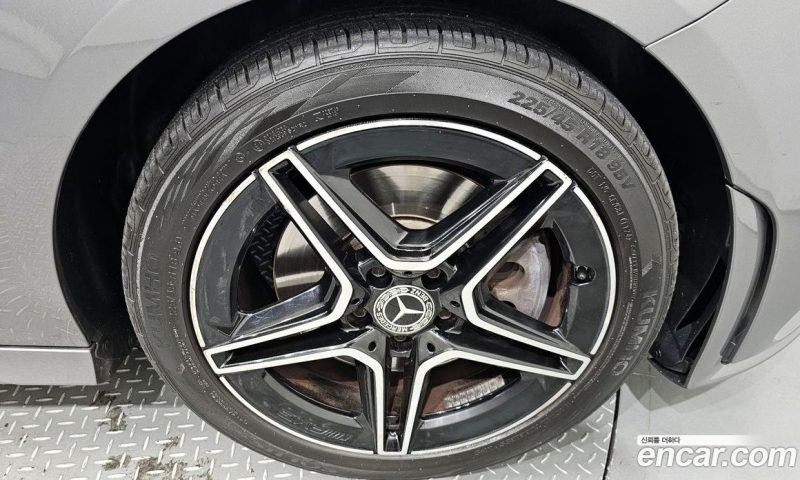 Mercedes Benz CLA-Class CLA250 4MATIC